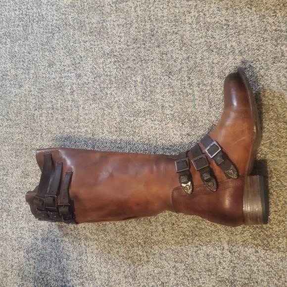 Raylene - Picture 1 of 12